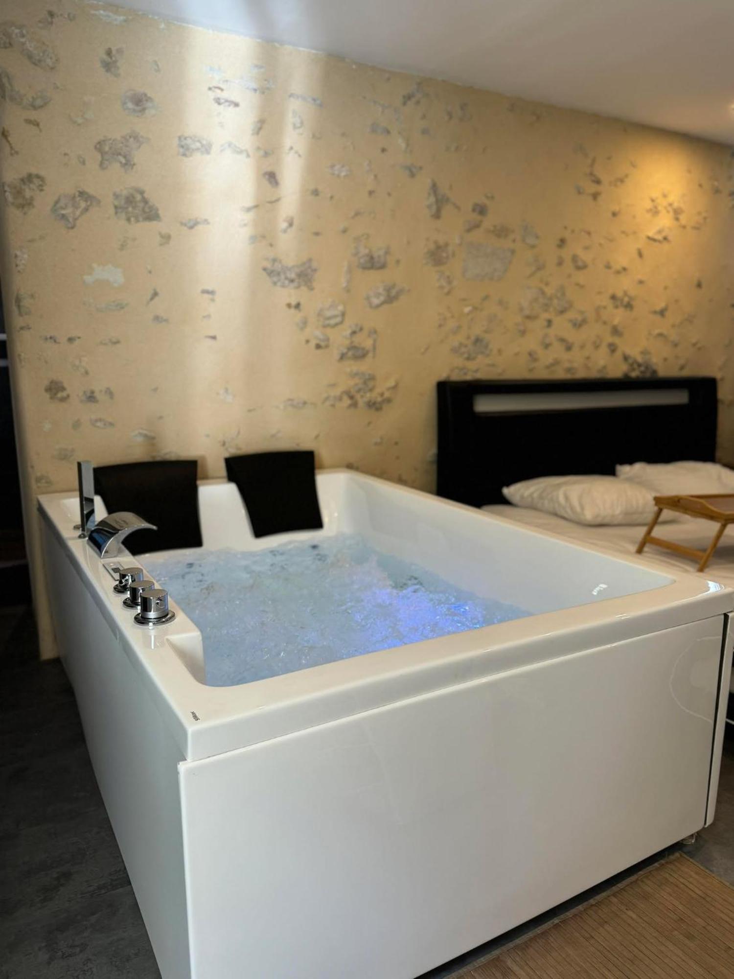 Love Queen Spa Detente Blois Exterior photo